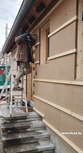 Einblasdämmung in Fassaden-Holzvorsatzkonstruktionen –